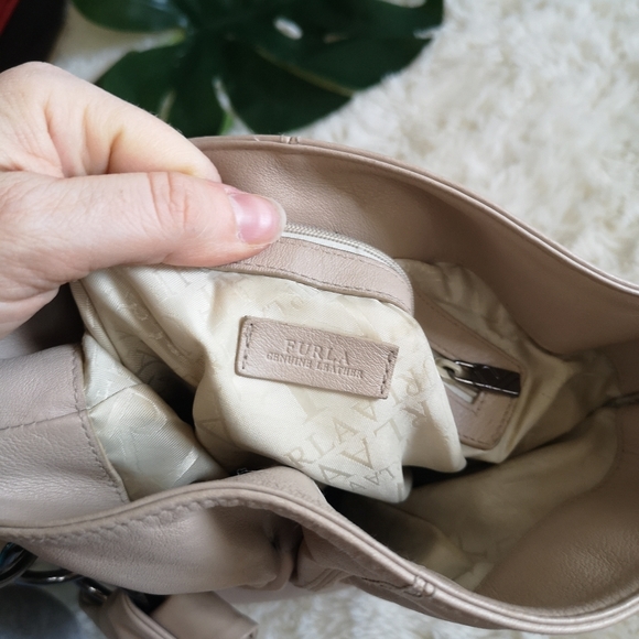 FURLA soft leather bucket bag - Picture 9 of 9